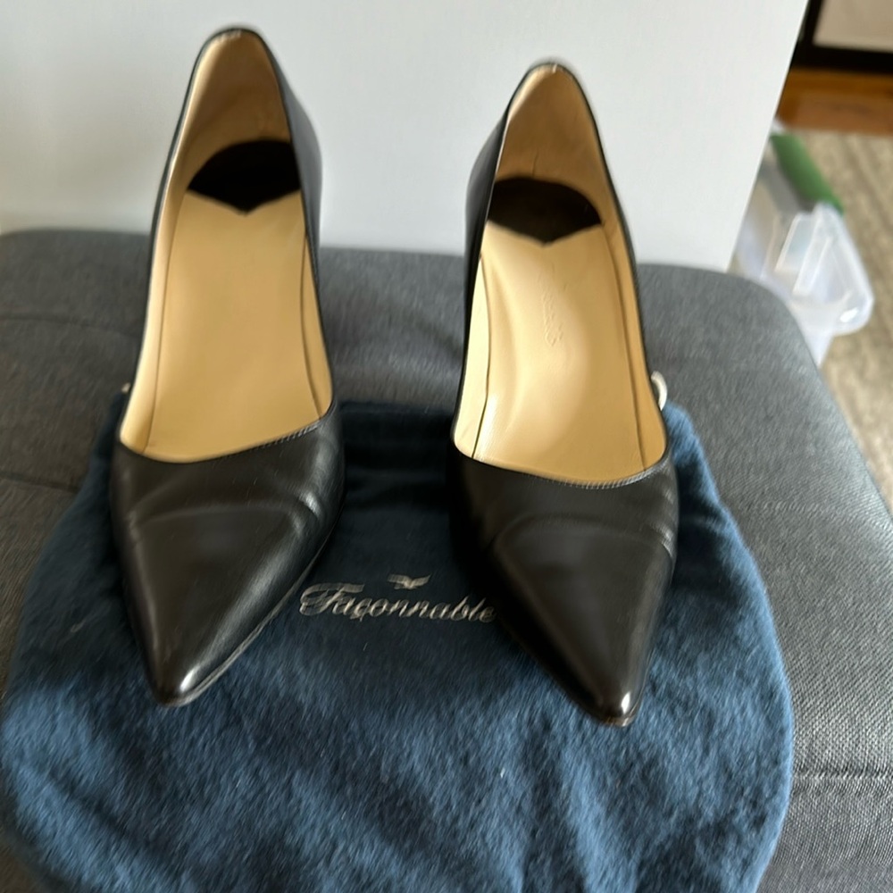 FACONNABLE BLACK HEELS 3.5 SIZE 9